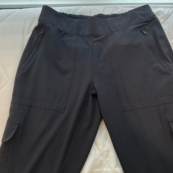 Athleta Chelsea Cargo, size 10 worn a few times . Excellent like new condition. - Picture 3 of 10